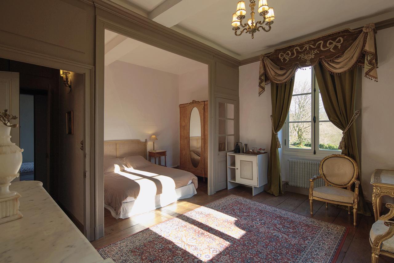 Bed and Breakfast Abbaye Du Palais Thauron Esterno foto