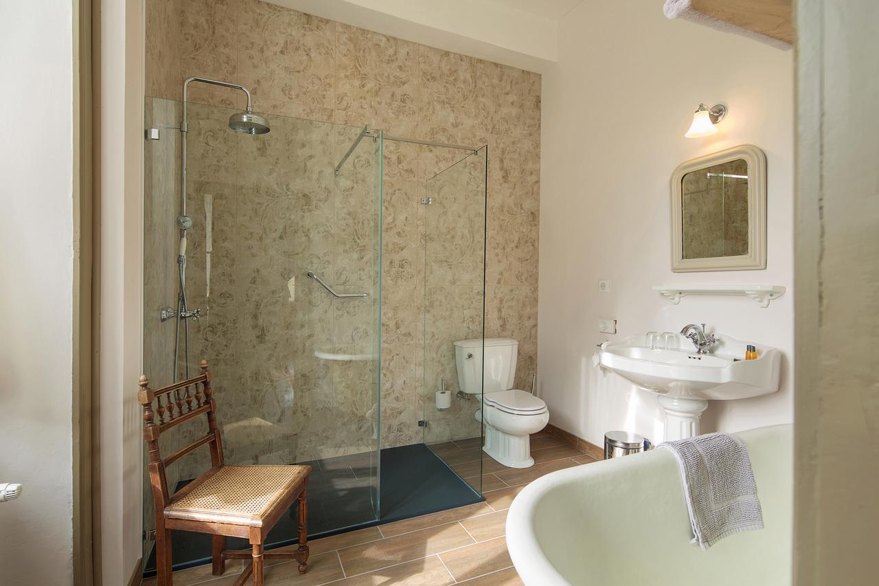 Bed and Breakfast Abbaye Du Palais Thauron Esterno foto