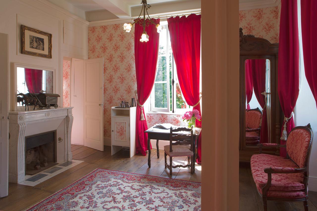 Bed and Breakfast Abbaye Du Palais Thauron Esterno foto